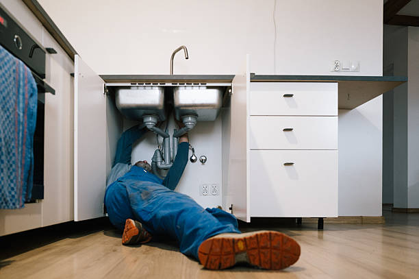 Professional Pipe Repair technician working in Carlock, IL